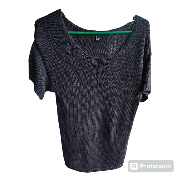 H&M  Black Kmit Sweater Size Small - Picture 1 of 4